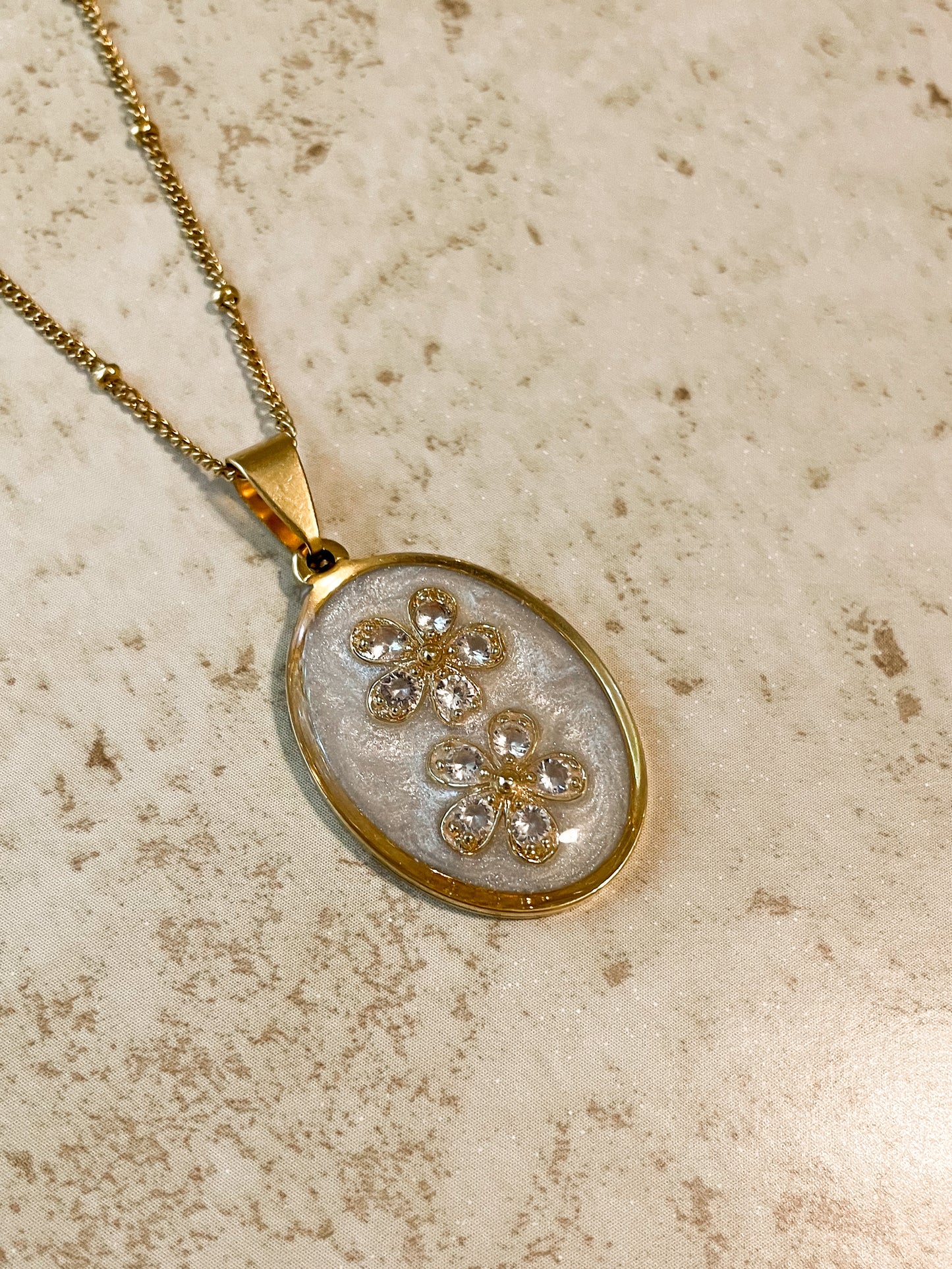 “Florece Adentro” - Cadena con dije + grabado personalizado.
