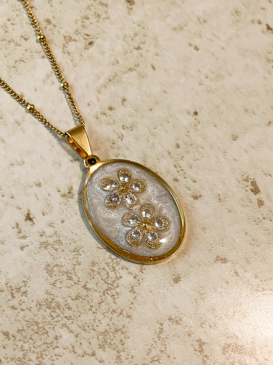 “Florece Adentro” - Cadena con dije + grabado personalizado.